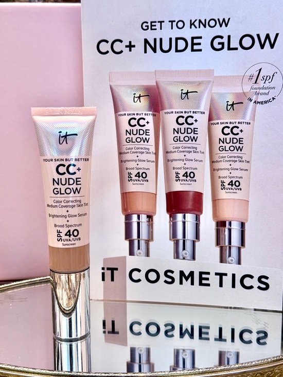 it cosmetics Other - CC+ Nude Glow Lightweight Foundation + Glow Serum SPF 40 Neutral Tan EXP 12/26